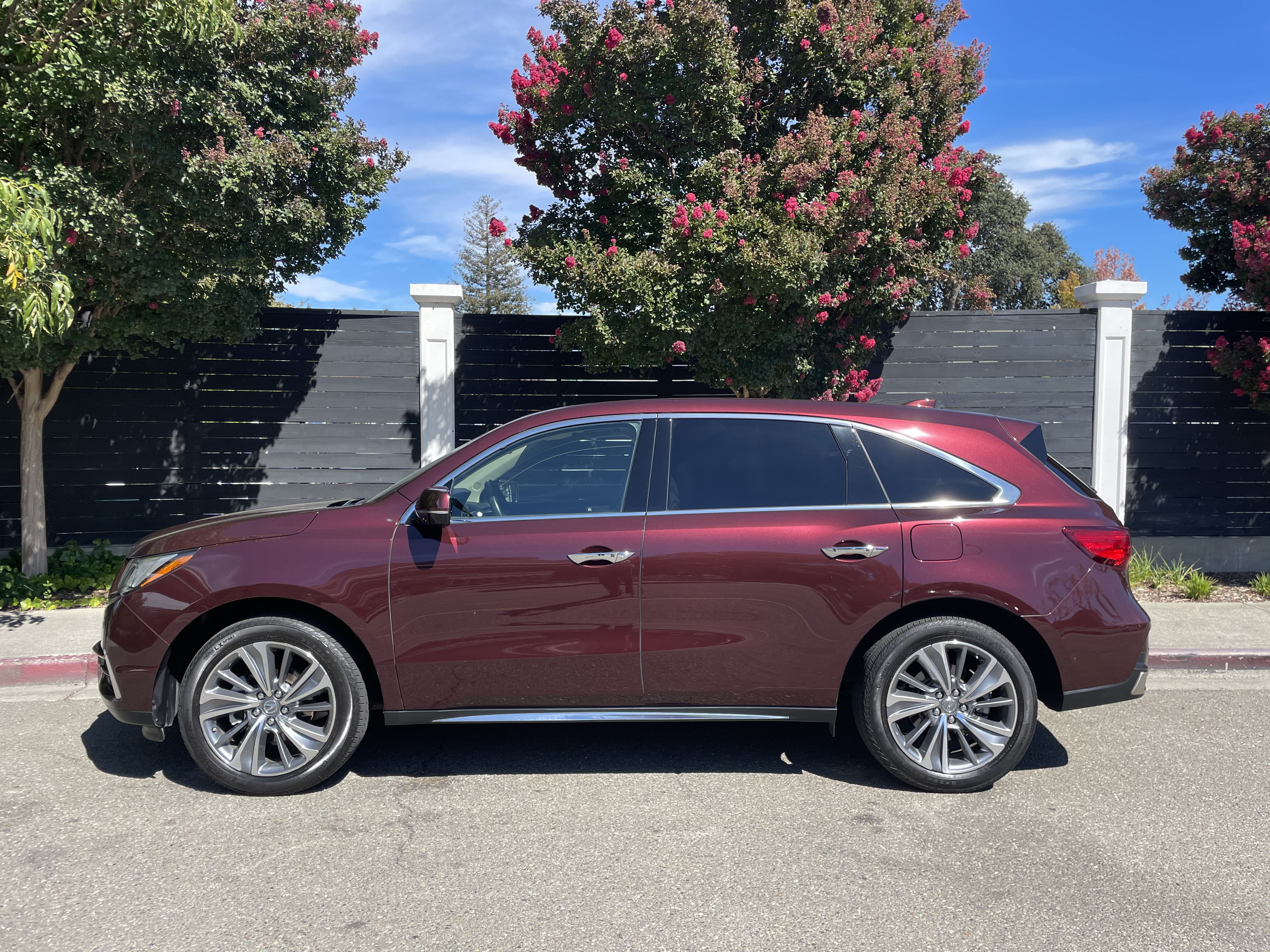 Used 2017 Acura MDX w/ Technology Package AWD/4WD image 1