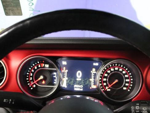 Used 2018 Jeep Wrangler Unlimited Rubicon w/ Uconnect 4C Nav & Sound Group AWD/4WD image 16