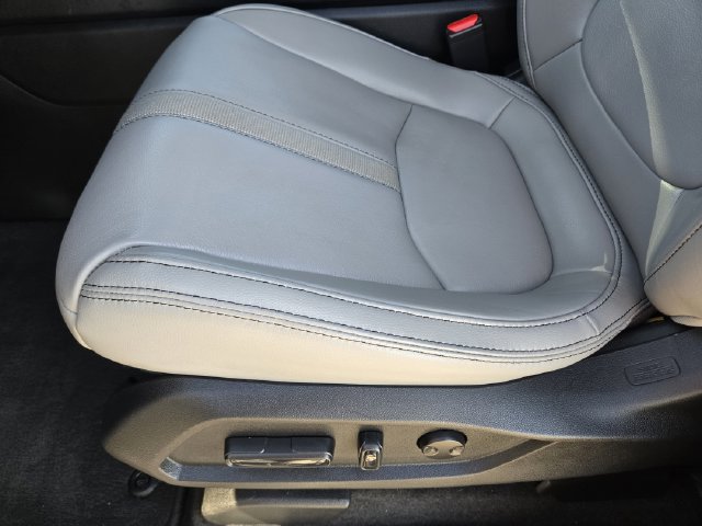 Used 2025 Honda Pilot Touring image 23