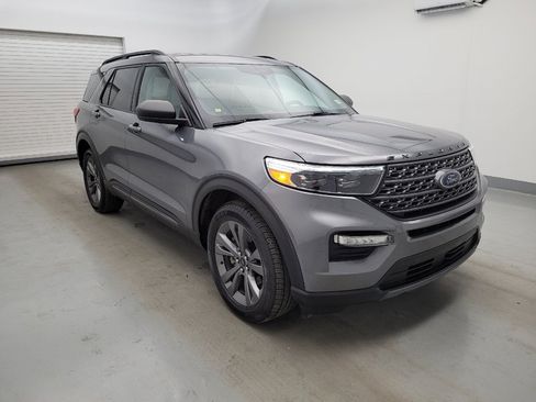 Used 2021 Ford Explorer XLT w/ Equipment Group 202A AWD/4WD image 13