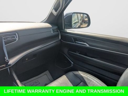 Used 2024 Jeep Wagoneer Series II w/ Flexible Seating Group RWD image 14