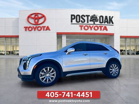 Used 2020 Cadillac XT4 Premium Luxury FWD image 2