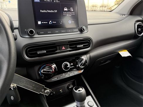 Used 2023 Hyundai Kona SE image 14