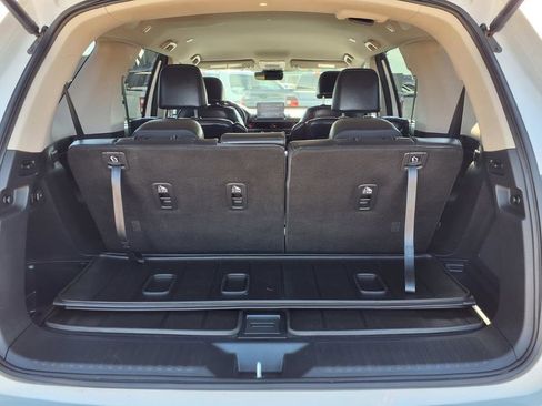 Used 2024 Honda Pilot EX-L image 11