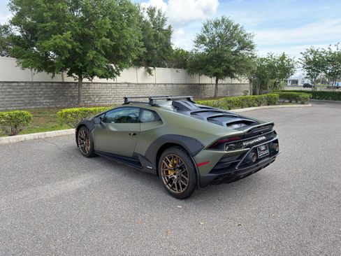 Used 2024 Lamborghini Huracan Sterrato image 5