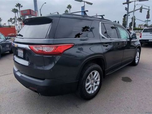 Used 2021 Chevrolet Traverse LT image 8