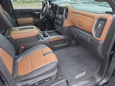 Used 2020 Chevrolet Silverado 1500 High Country w/ Technology Package AWD/4WD image 28