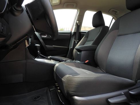 Used 2019 Toyota Corolla L FWD image 15