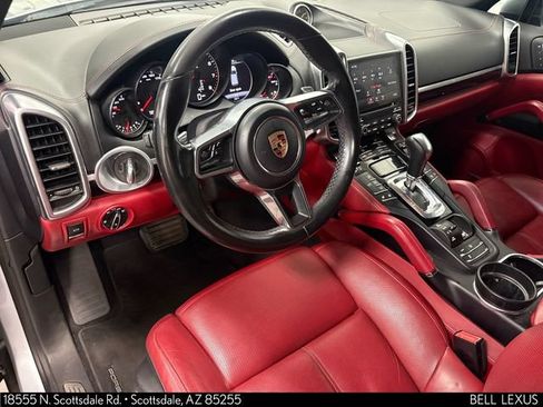 Used 2018 Porsche Cayenne AWD/4WD image 11
