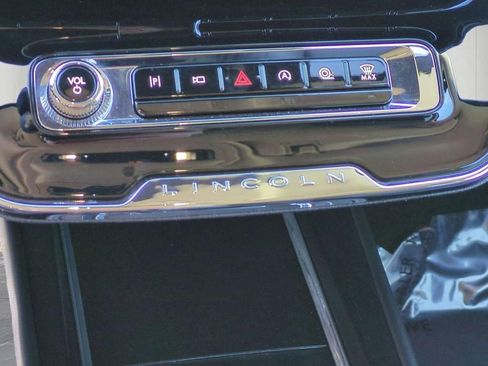 Certified 2023 Lincoln Corsair FWD w/ Equipment Group 101A image 22