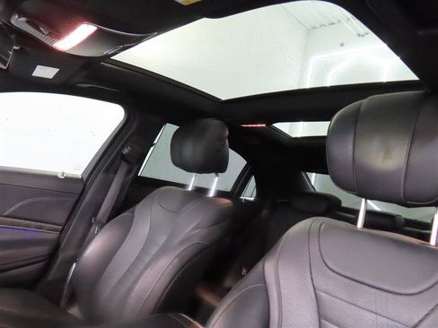 Used 2018 Mercedes-Benz S 560 Sedan image 17
