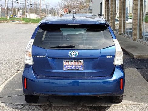 Used 2012 Toyota Prius V Three image 4