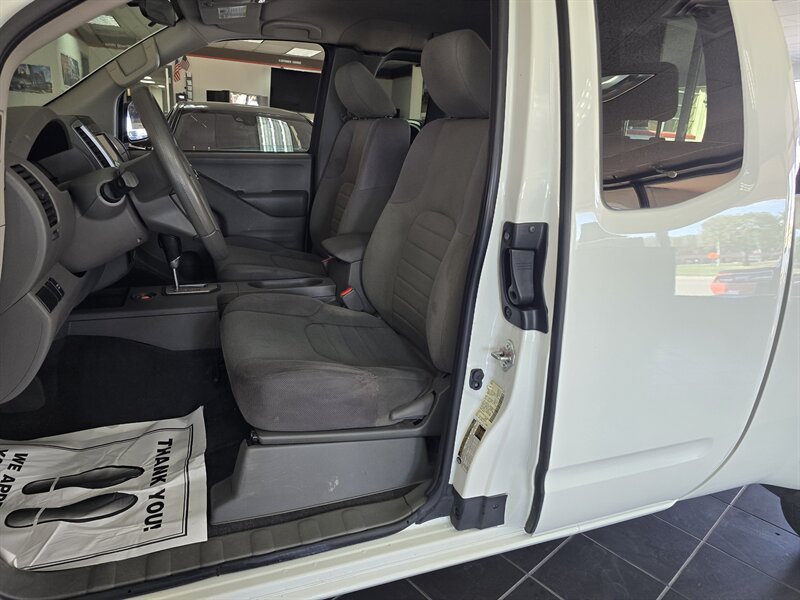 Used 2021 Nissan Frontier S RWD image 9