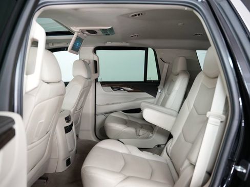 Used 2018 Cadillac Escalade Premium Luxury image 38