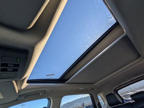 Used 2023 Nissan Rogue SL image 26