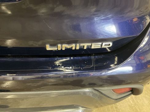 Used 2023 Toyota Highlander Limited AWD/4WD image 32