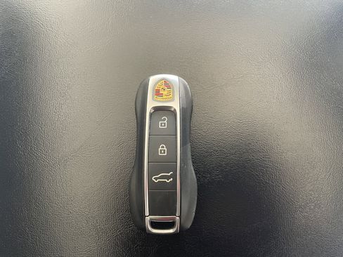 Used 2024 Porsche Cayenne Coupe image 25