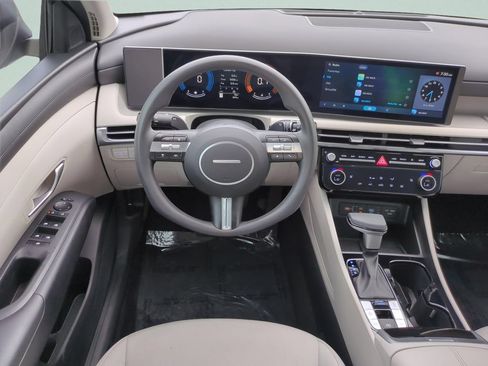 Certified 2025 Hyundai Tucson SEL FWD image 12
