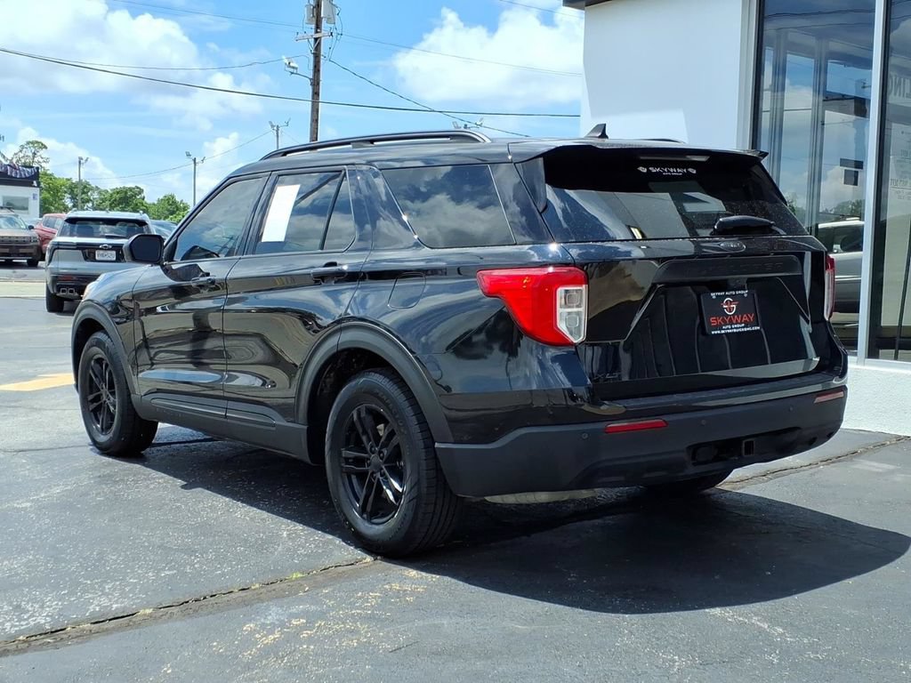 Used 2023 Ford Explorer XLT w/ Class IV Trailer Tow Package RWD image 6