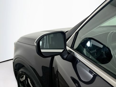 Used 2025 Kia Telluride S FWD image 16