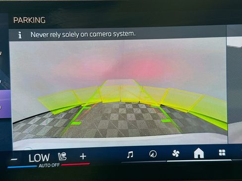 Used 2025 BMW 740i RWD image 19
