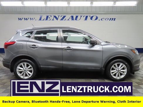 Used 2019 Nissan Rogue Sport SV image 1