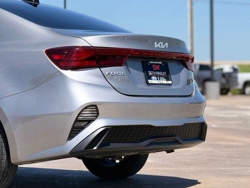 Used 2024 Kia Forte LXS FWD image 11