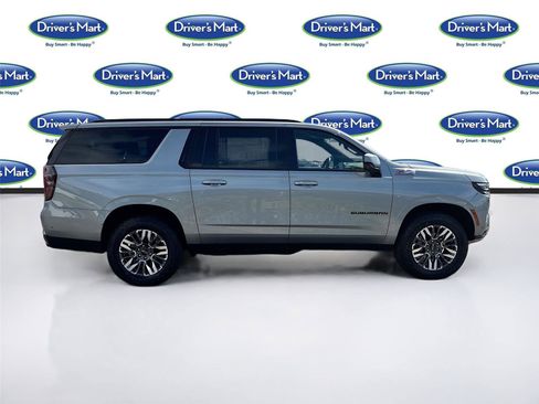 Used 2025 Chevrolet Suburban Z71 AWD/4WD image 8