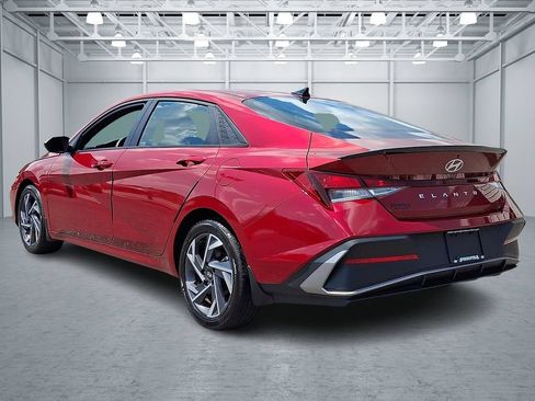 Certified 2025 Hyundai Elantra Sport FWD image 6