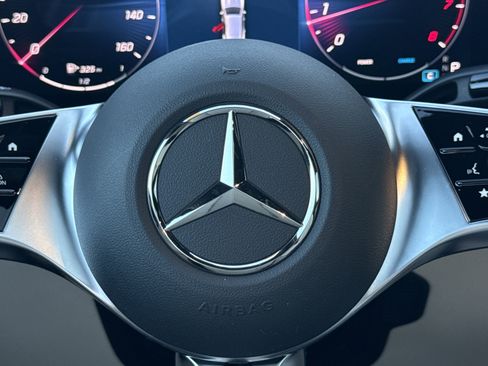 Certified 2025 Mercedes-Benz GLC 300 image 35