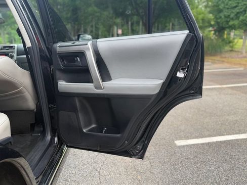 Used 2012 Toyota 4Runner SR5 w/ Convenience Pkg RWD image 18