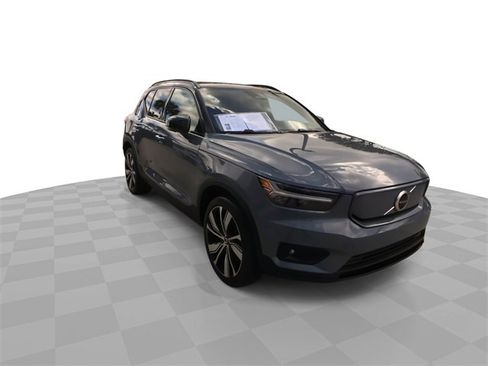 Used 2021 Volvo XC40 P8 Recharge w/ Advanced Package image 3