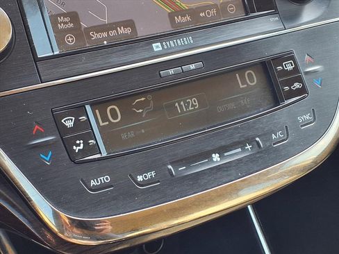 Used 2013 Toyota Avalon Limited image 24