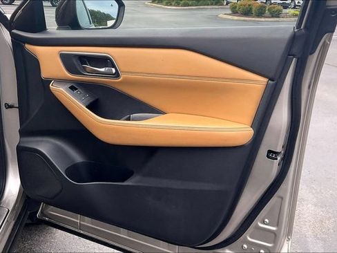 Used 2021 Nissan Rogue Platinum FWD image 24
