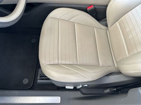 Used 2024 Lincoln Nautilus Reserve w/ Equipment Group 202A AWD/4WD image 24