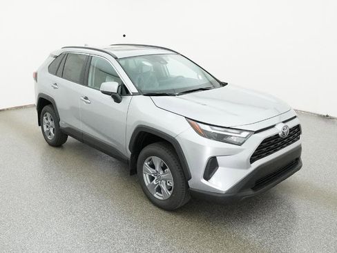 New 2025 Toyota RAV4 XLE image 29