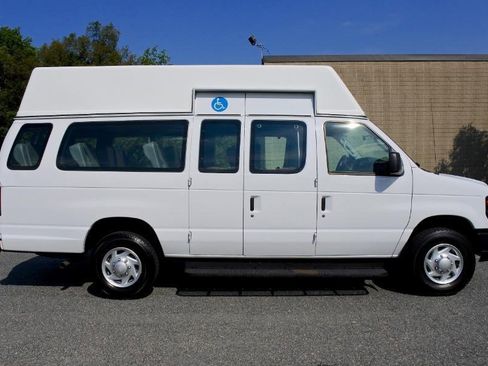 Used 2014 Ford E-250 and Econoline 250 Extended w/ Power Group image 6
