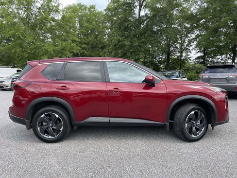 Used 2025 Nissan Rogue SV FWD image 2