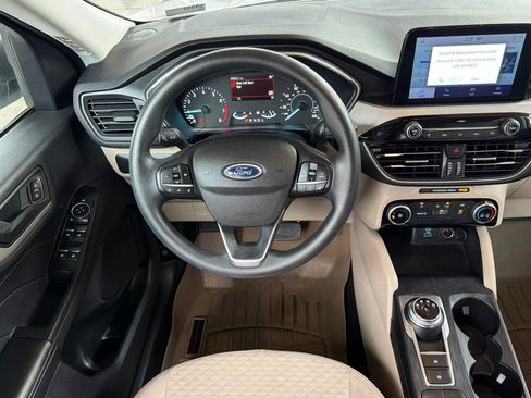 Used 2022 Ford Escape SE image 14