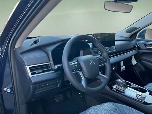 New 2026 Mitsubishi Outlander SE AWD/4WD image 25