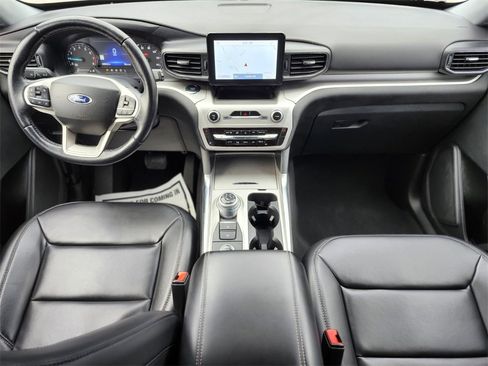 Certified 2022 Ford Explorer XLT w/ Equipment Group 202A image 12