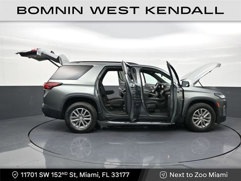 Used 2022 Chevrolet Traverse LT image 28