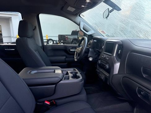 Used 2022 Chevrolet Silverado 2500 Custom w/ Custom Convenience Package AWD/4WD image 13