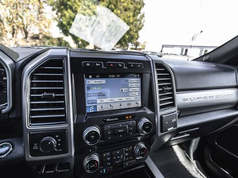 Used 2018 Ford F350 Platinum w/ Platinum Ultimate Package AWD/4WD image 16
