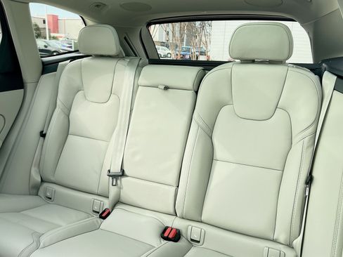 New 2026 Volvo XC60 B5 Ultra w/ Protection Package Premier image 24