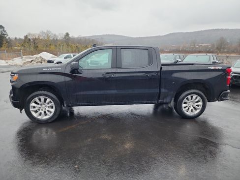 Used 2023 Chevrolet Silverado 1500 Custom image 5