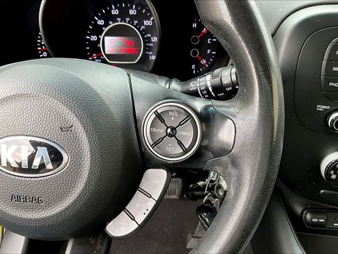 Used 2016 Kia Soul + image 20