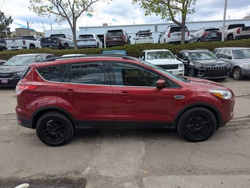 Used 2016 Ford Escape SE w/ Equipment Group 201A image 4
