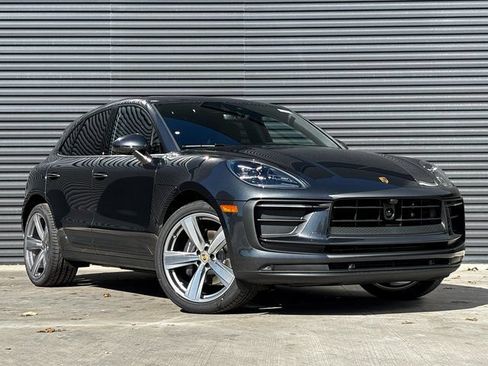 Certified 2026 Porsche Macan AWD/4WD image 9
