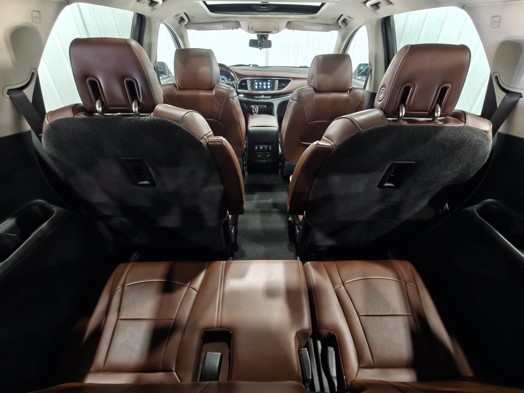 Used 2018 Buick Enclave Avenir w/ Avenir Technology Package AWD/4WD image 34